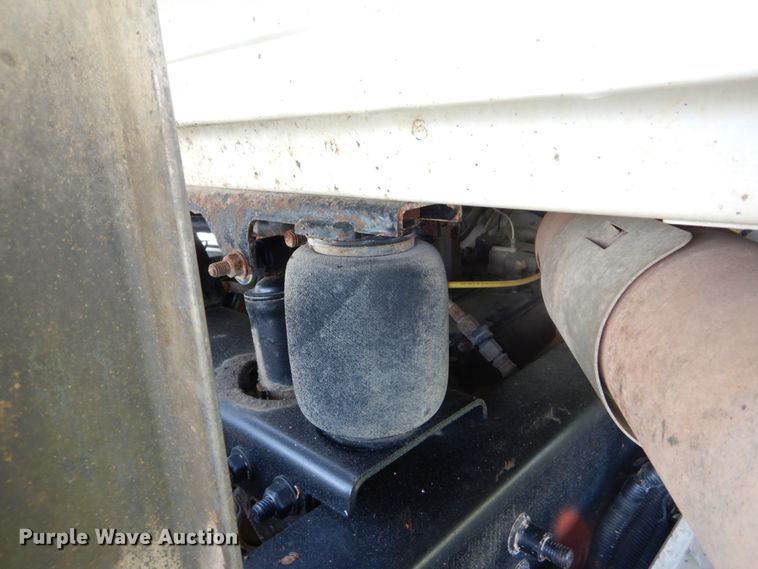 image for item IT9040 2006 Sterling  semi truck