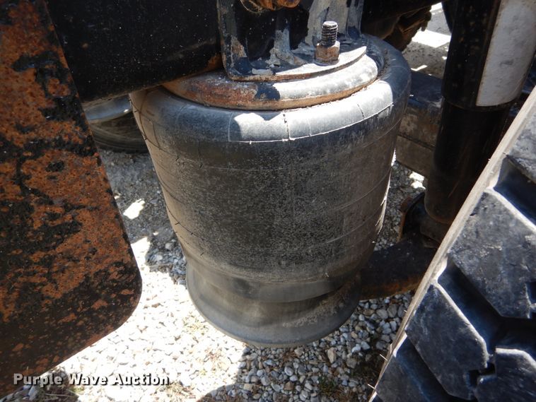 image for item IT9040 2006 Sterling  semi truck