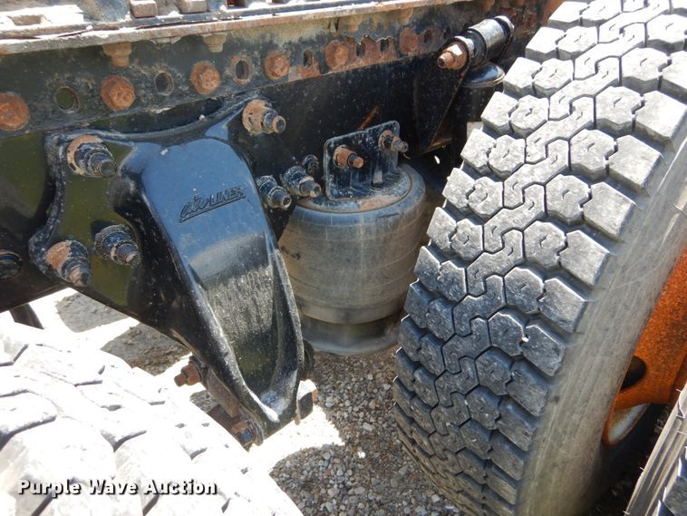 image for item IT9040 2006 Sterling  semi truck