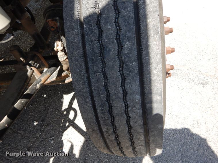 image for item IT9040 2006 Sterling  semi truck