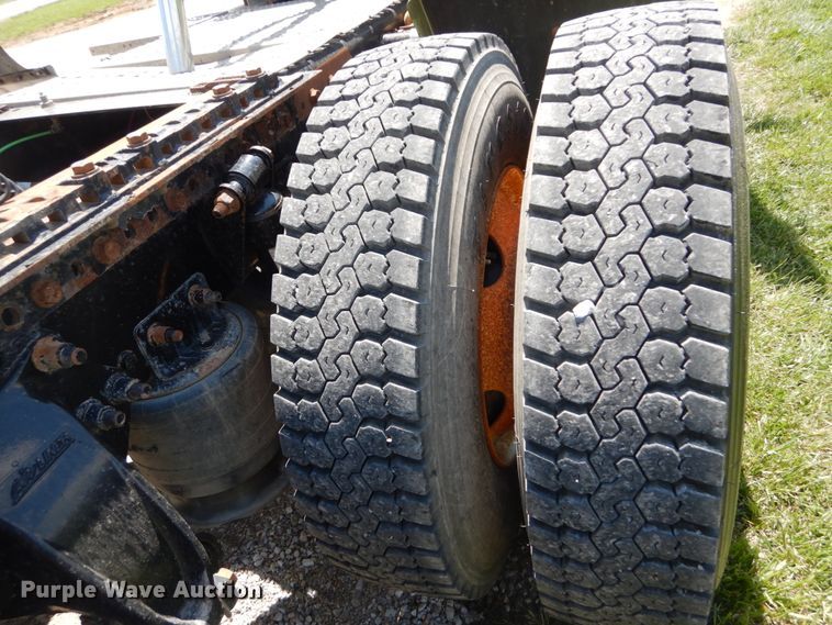 image for item IT9040 2006 Sterling  semi truck