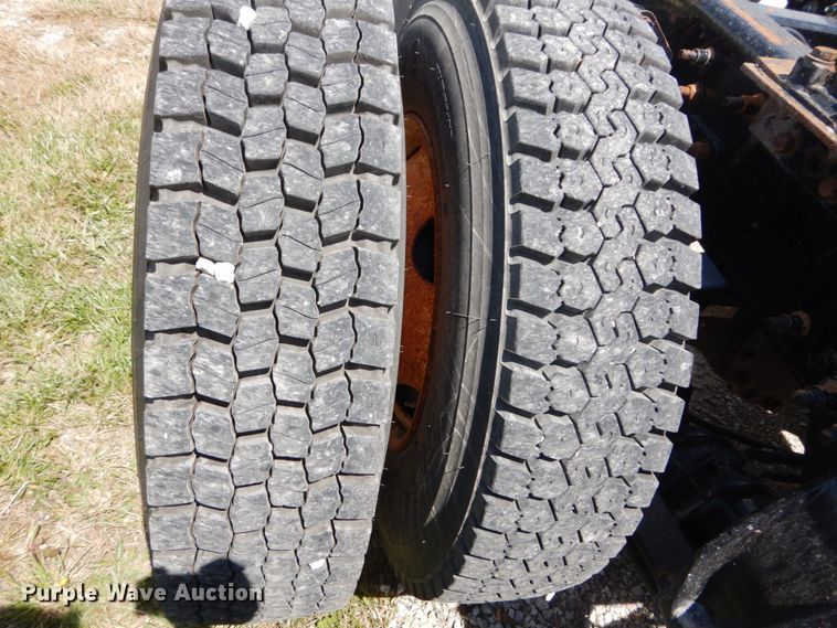 image for item IT9040 2006 Sterling  semi truck