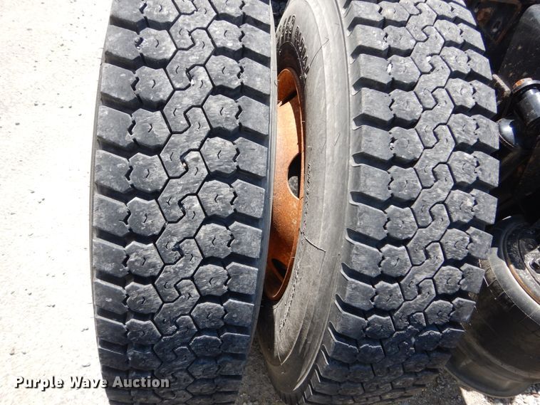 image for item IT9040 2006 Sterling  semi truck