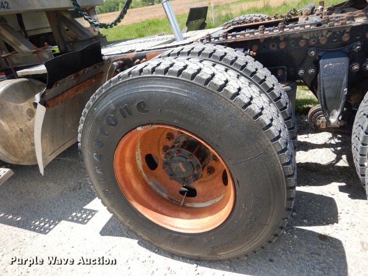 image for item IT9040 2006 Sterling  semi truck