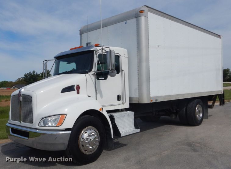 image for item IT9082 2009 Kenworth T270  box truck