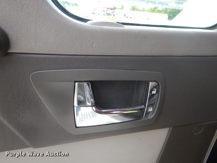 image for item IT9082 2009 Kenworth T270  box truck