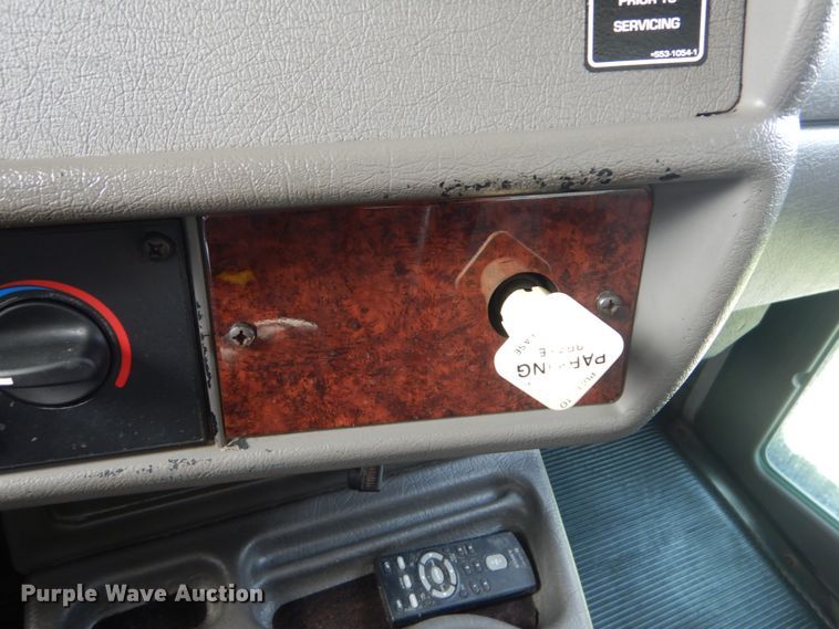 image for item IT9082 2009 Kenworth T270  box truck