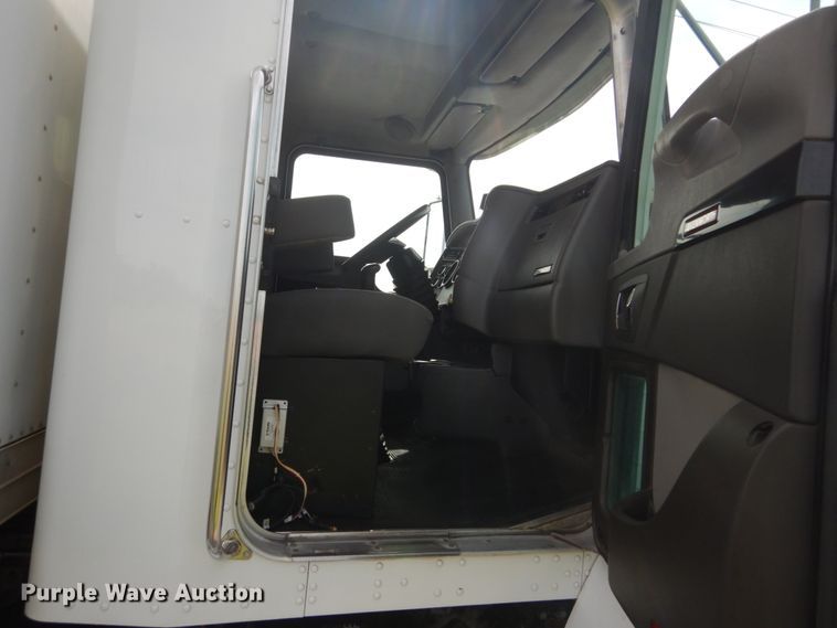 image for item IT9082 2009 Kenworth T270  box truck