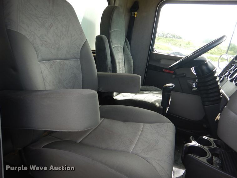 image for item IT9082 2009 Kenworth T270  box truck