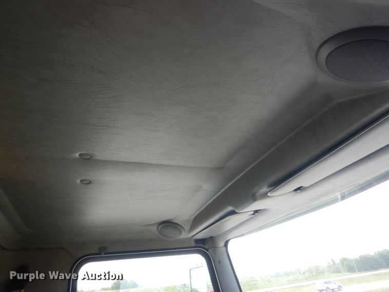 image for item IT9082 2009 Kenworth T270  box truck