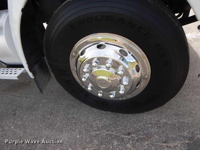 image for item IT9082 2009 Kenworth T270  box truck