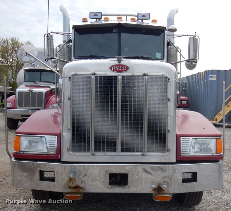 image for item IT9430 1994 Peterbilt 377  fuel truck