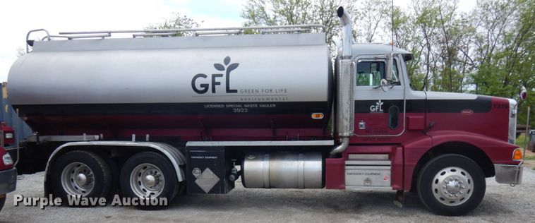 image for item IT9430 1994 Peterbilt 377  fuel truck