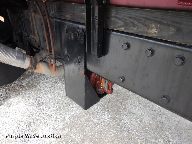 image for item IT9430 1994 Peterbilt 377  fuel truck