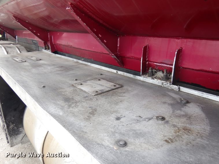 image for item IT9430 1994 Peterbilt 377  fuel truck