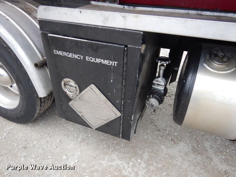 image for item IT9430 1994 Peterbilt 377  fuel truck