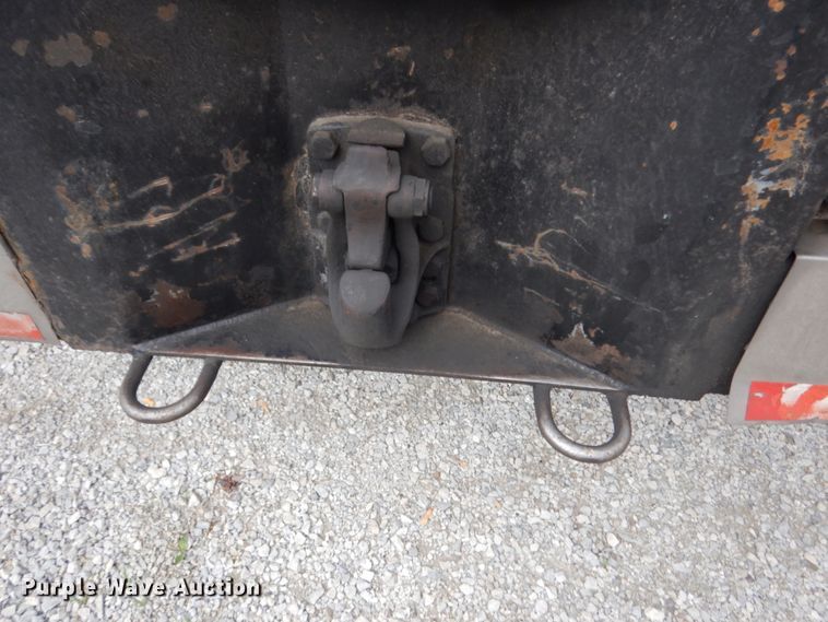 image for item IT9430 1994 Peterbilt 377  fuel truck