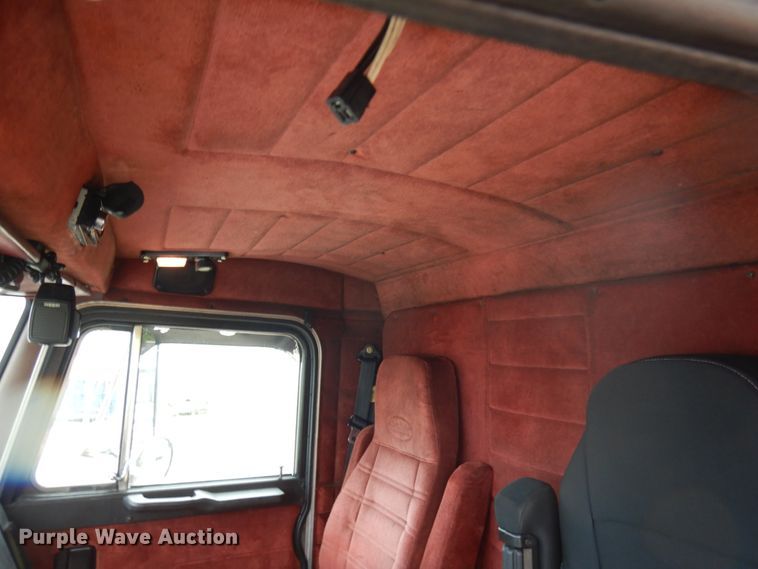 image for item IT9430 1994 Peterbilt 377  fuel truck