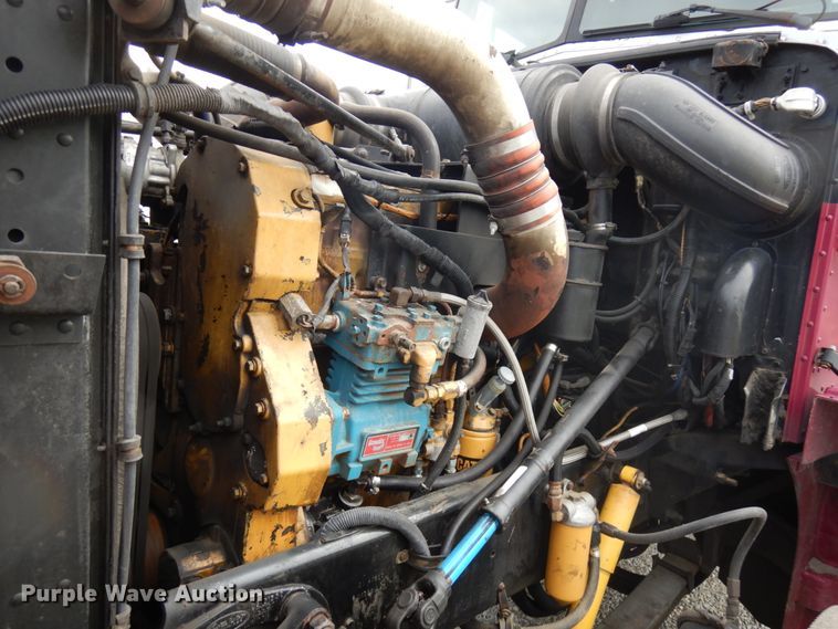 image for item IT9430 1994 Peterbilt 377  fuel truck