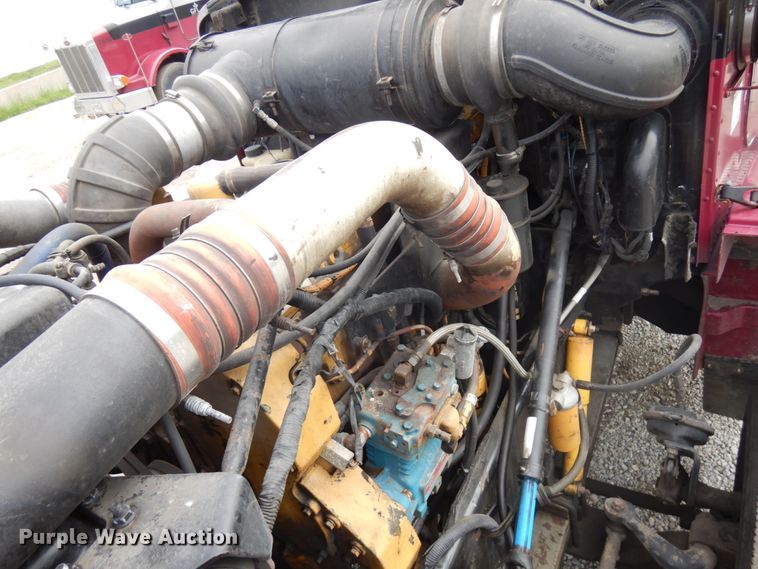 image for item IT9430 1994 Peterbilt 377  fuel truck