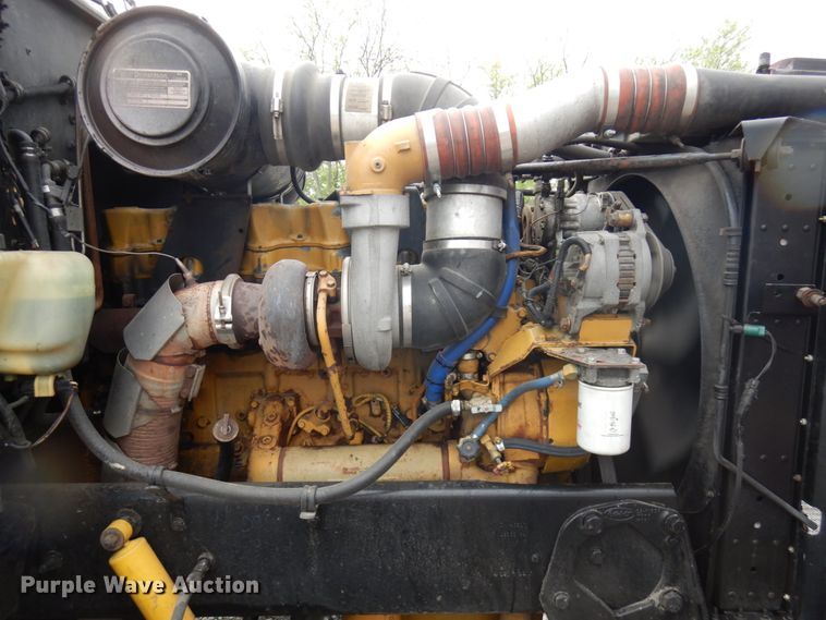 image for item IT9430 1994 Peterbilt 377  fuel truck