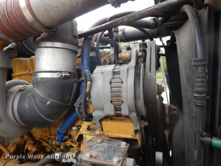 image for item IT9430 1994 Peterbilt 377  fuel truck