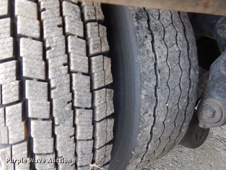 image for item IT9430 1994 Peterbilt 377  fuel truck