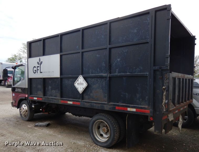 image for item IT9431 2009 GMC W5500  chipper truck