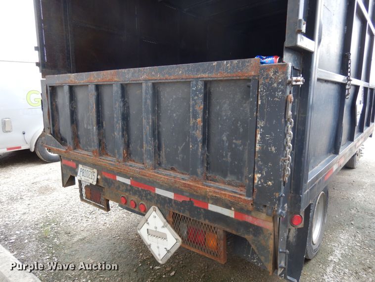 image for item IT9431 2009 GMC W5500  chipper truck