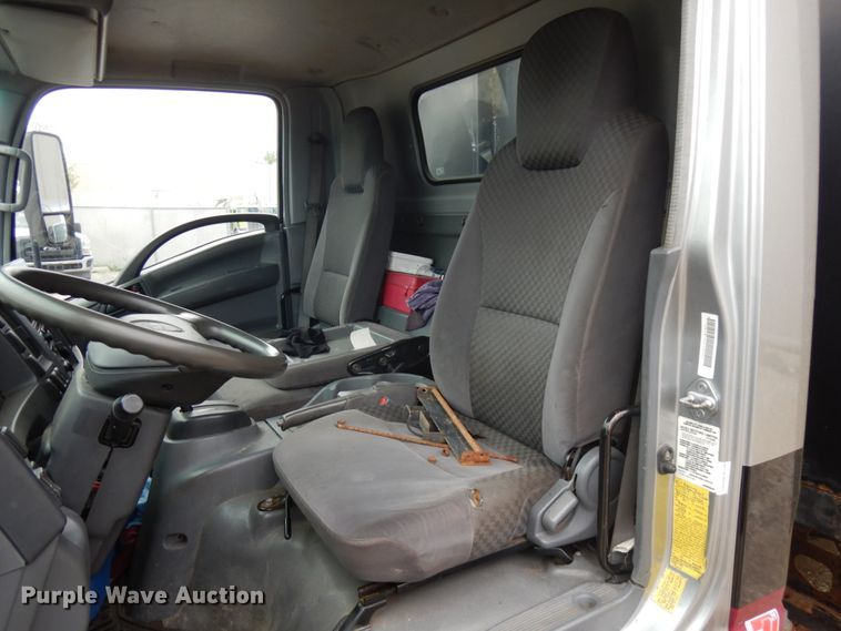 image for item IT9431 2009 GMC W5500  chipper truck