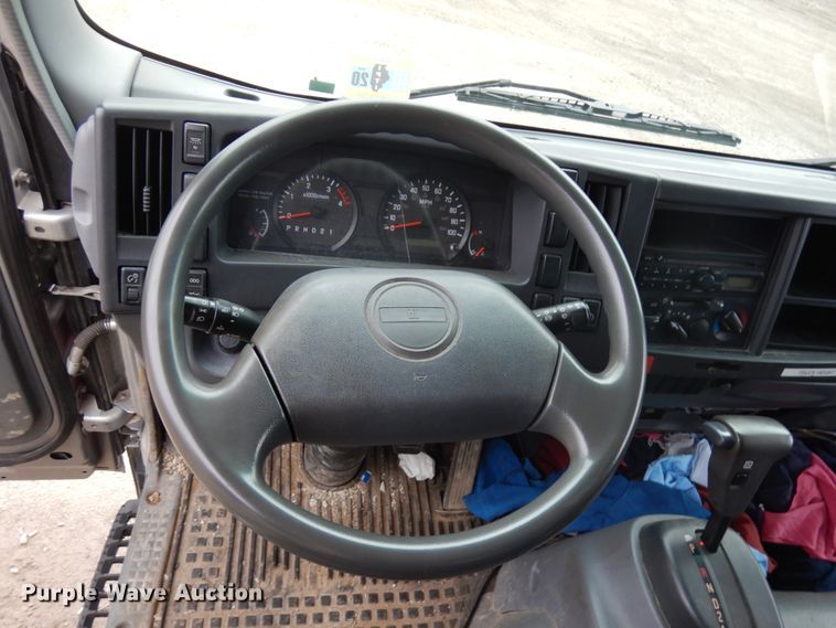 image for item IT9431 2009 GMC W5500  chipper truck