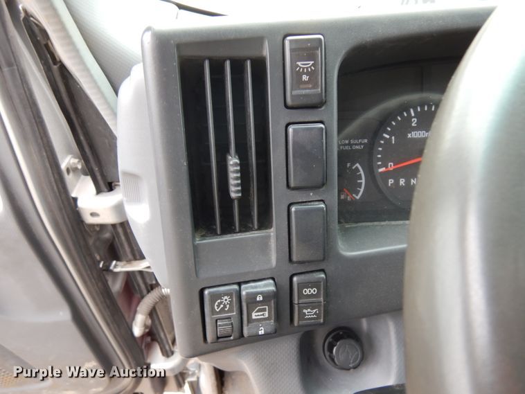 image for item IT9431 2009 GMC W5500  chipper truck