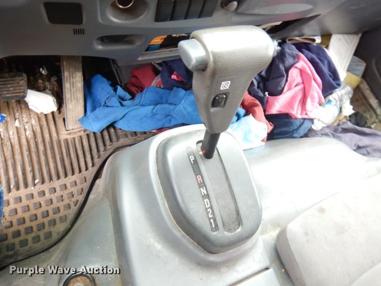 image for item IT9431 2009 GMC W5500  chipper truck