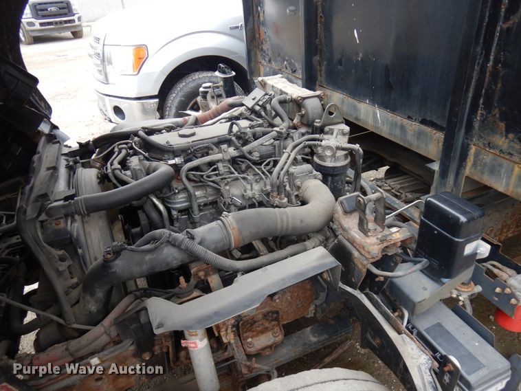 image for item IT9431 2009 GMC W5500  chipper truck