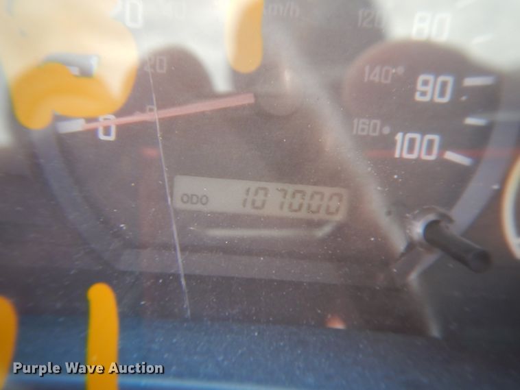 image for item IT9431 2009 GMC W5500  chipper truck