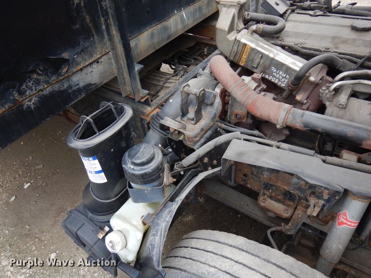 image for item IT9431 2009 GMC W5500  chipper truck