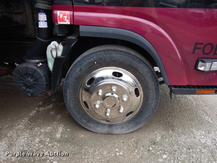 image for item IT9431 2009 GMC W5500  chipper truck