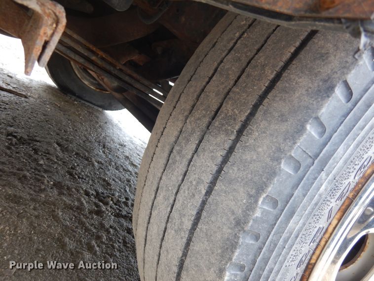 image for item IT9431 2009 GMC W5500  chipper truck