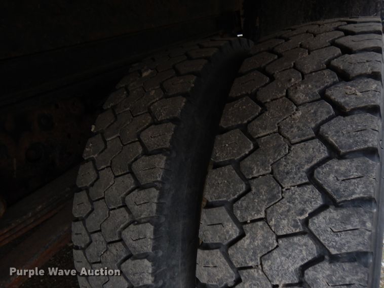 image for item IT9431 2009 GMC W5500  chipper truck