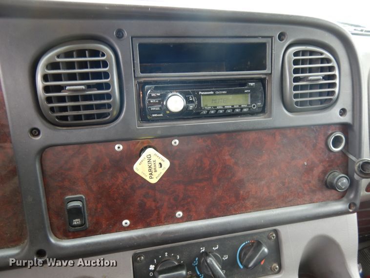 image for item IT9432 2007 Freightliner Business Class M2  box truck