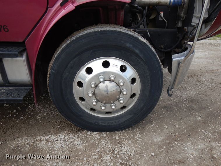 image for item IT9432 2007 Freightliner Business Class M2  box truck