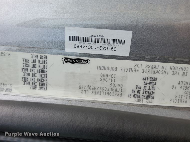 image for item IT9432 2007 Freightliner Business Class M2  box truck