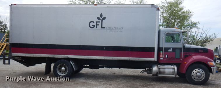 image for item IT9433 2005 Peterbilt 335  box truck