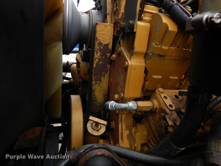 image for item IT9433 2005 Peterbilt 335  box truck