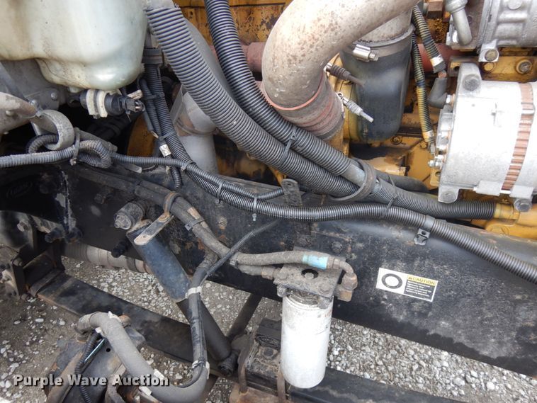 image for item IT9433 2005 Peterbilt 335  box truck