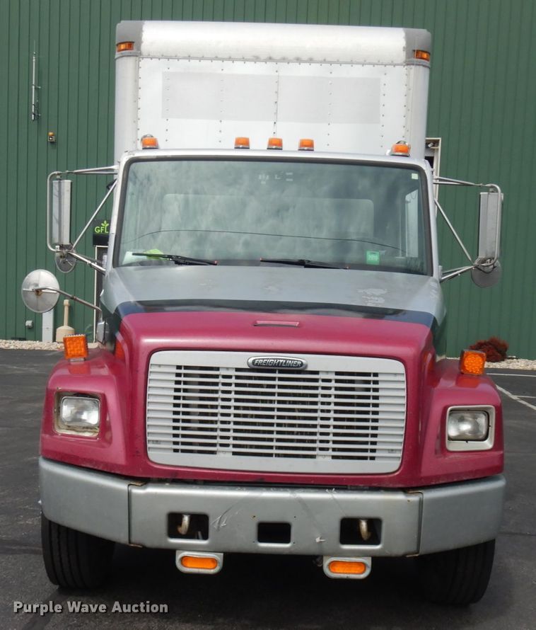 image for item IT9434 2000 Freightliner FL60  box truck