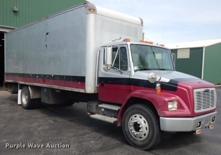 image for item IT9434 2000 Freightliner FL60  box truck