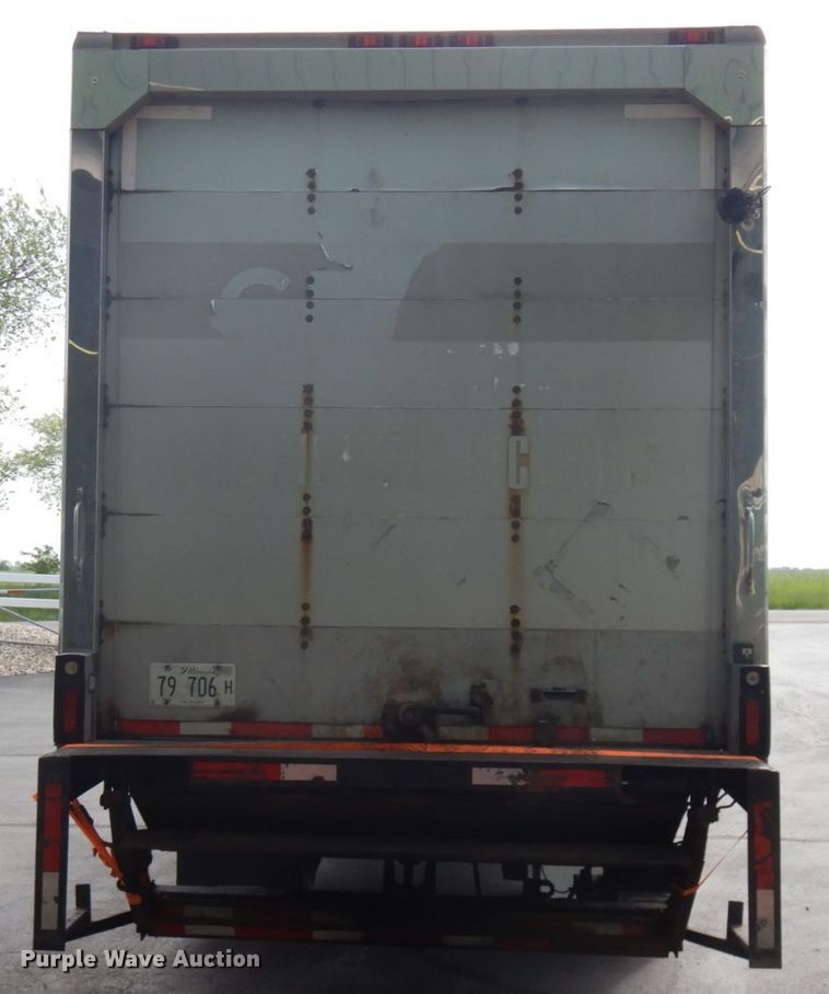 image for item IT9434 2000 Freightliner FL60  box truck