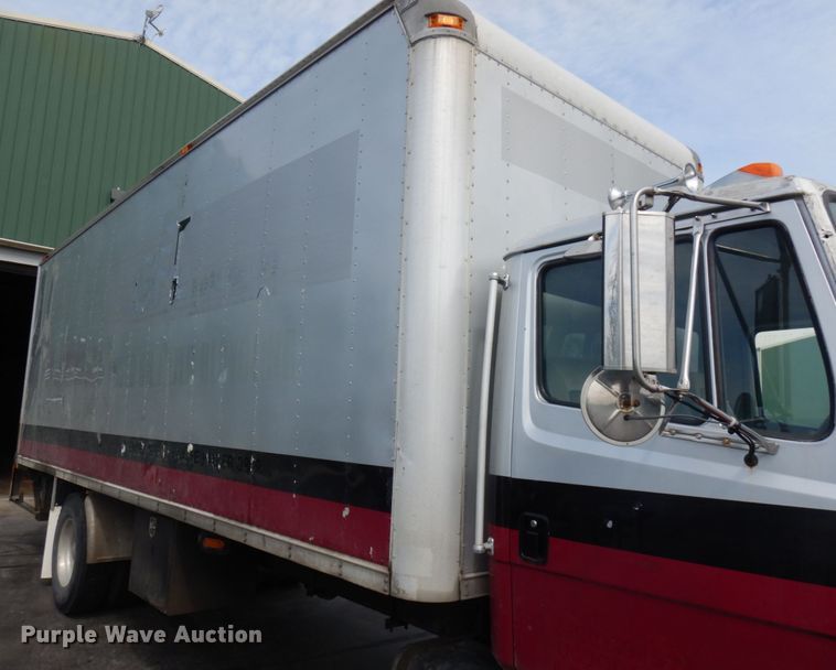 image for item IT9434 2000 Freightliner FL60  box truck