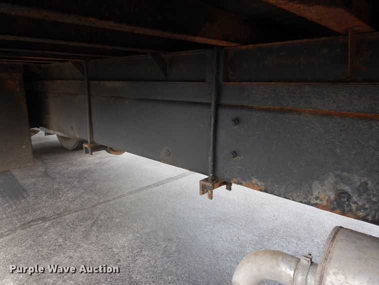 image for item IT9434 2000 Freightliner FL60  box truck